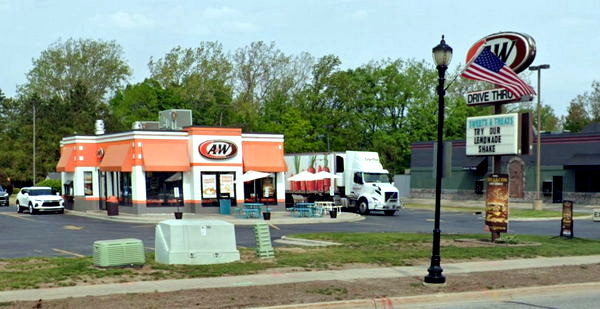 A&W Restaurant - Birch Run - 12200 Market Pl Dr (newer photo)
